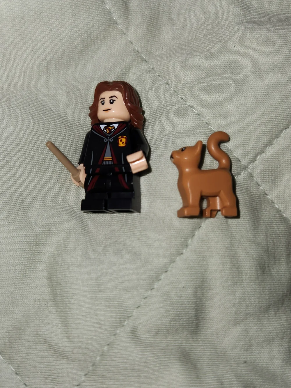 LEGO Minifigure with Brown Cat - Brown Hermione Granger And Cat Crookshanks